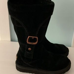 Girls zip up UGG boots with buckle
